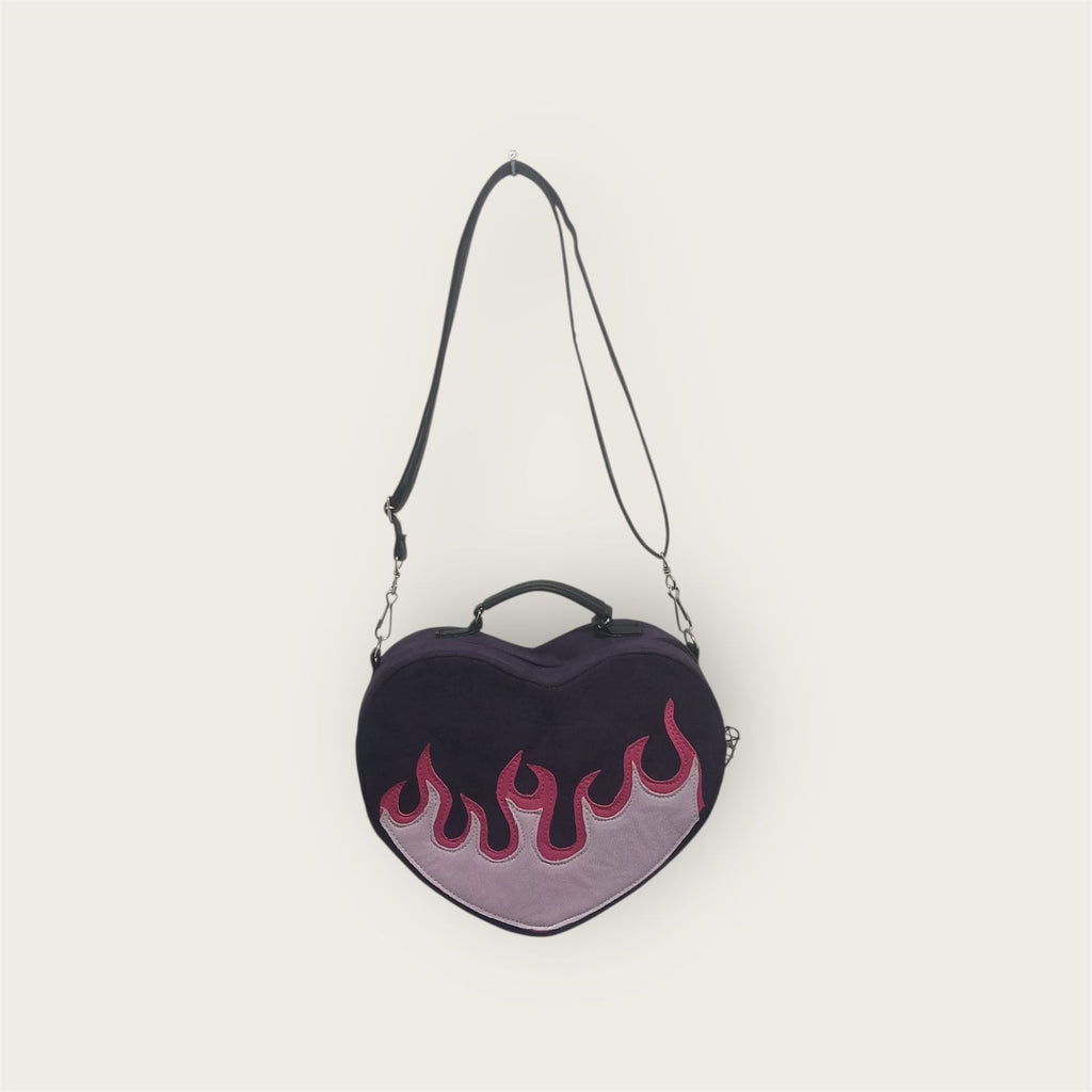 Bolso Corazón Flamas | Bolso Alternativo Estilo Dark